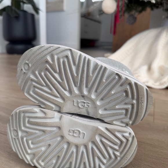 UGG boots kids - Picture 3 of 3